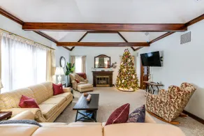 Large historical home with hot tub - Image 3