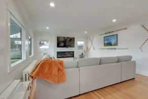 Cheerful 6-bedroom/4-bath residential home! - Image 2