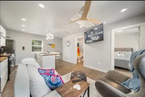 Uncontainable Style-Sleeps 7 - Image 2