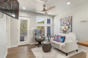 Uncontainable Style-Sleeps 7 - Image 5