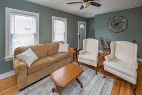 Convenient comfortable -2BR, 1B Bettendorf Home - Image 3