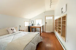 Sunnyside Loft - Close to Town, Relaxing, Cozy - Image 5