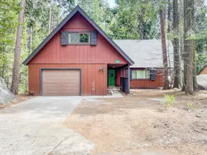 Sweet Haven: Spacious Family Cabin by a pond! - Image 5
