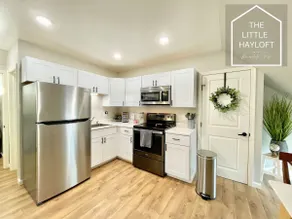 The Little Hayloft - Clean & Bright One Bedroom Loft in Honesdale, PA - Image 3