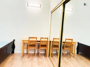 High ceiling 2BR/1BA house with AC free Laundry - Image 4