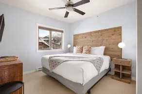 Charming 3BR w/ Pool and Hot tub in Canmore - Image 4