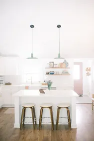 Cozy Luxe Cottage by Falls Lake - Image 4