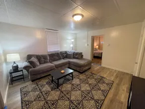 Lovely South Side spacious 1 Bedroom with parking - Image 5