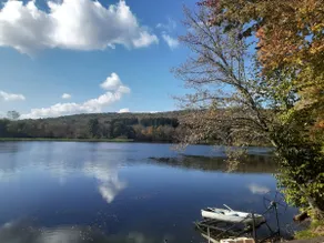 The Samrose Lake Cottage - Image 3