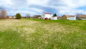 Spacious & Authentic Acadian Home · 5 beds, 1 acre - Image 5
