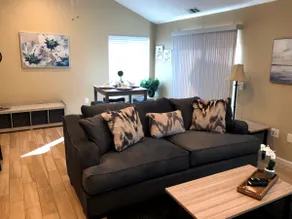 New Sunset Loft Guest House-Old Folsom-Kind Bed - Image 5