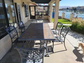 Serene lakefront property with 5 bedrooms, 3 baths - Image 5