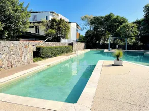 Cosy Apartment at North Shore Village Twin Waters - Private Garden - 2 Min Walk to Beach & River - Image 2