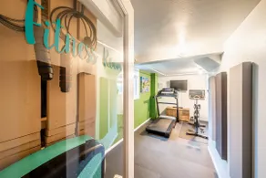 ⫸Cozy Retreat⫷ Fire Pit┃Peloton┃Corn Hole┃Hot Tub - Image 3