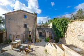 Historic House with Pool, Sauna and Jacuzzi - Image 2