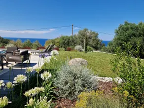 Charming villa with sea view and swimming pool - Image 3