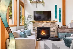 RARE FIND -Sleeps 12, Foothill Views, Fenced Yard - Image 5