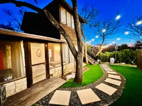 Historic Multi-Cabin Home on Lake Travis, Austin - Image 4
