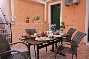 Villa Ireni Waterfont - Image 3