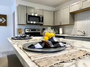Cosy Farmhouse Style Home Near Airport - Image 3