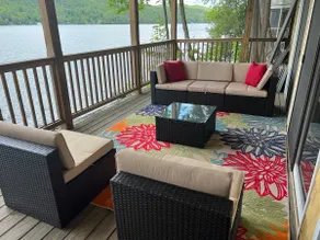 Cheerful waterfront 4 bedroom brand new Lake Cottage - Image 2