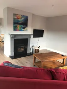 Cheerful, spacious 3 bedroom bungalow - Image 5