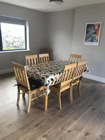 Cheerful, spacious 3 bedroom bungalow - Image 3