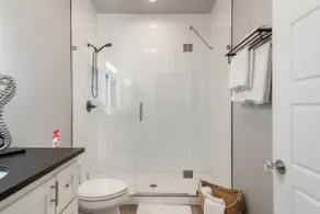 Spacious Beauty-Sleeps 8 - Image 3
