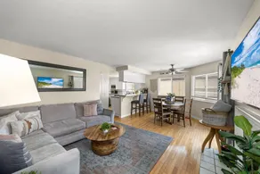 2 BD/2 BTH Steps To The Beach: 3 Parking Spots - Image 4