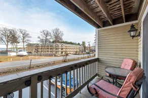 1 Bedroom Lake Winnipesaukee Condo - Image 5