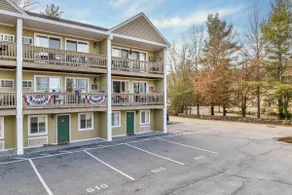 1 Bedroom Lake Winnipesaukee Condo - Image 3