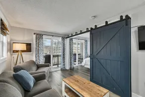 1 Bedroom Lake Winnipesaukee Condo - Image 2