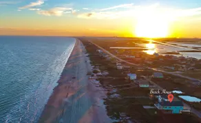 Beautiful Beachfront Home - Whitecaps Beach House! - Image 3