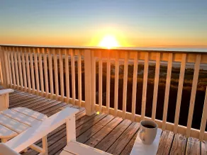 Beautiful Beachfront Home - Whitecaps Beach House! - Image 2