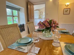 Pretty Cotswold Cottage with garden near Bibury - Image 5
