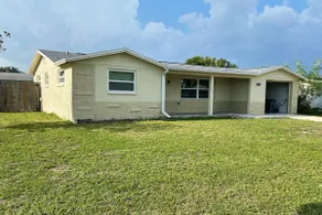 Private 3 Bedroom House w/ Heated SaltWater Pool - Image 2