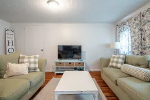 2 bedroom cozy cottage - Image 4