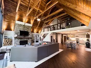 Caddies Creekside Lodge - Image 3
