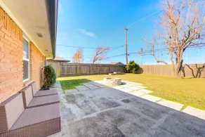 Appealing Renovated Home in Houston Spring Branch - Image 4