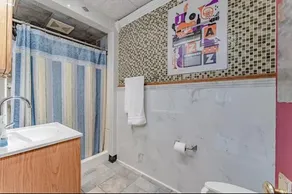 Modern Studio Close to Popular Pittsburgh Sights - Image 3