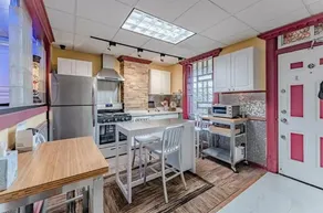 Modern Studio Close to Popular Pittsburgh Sights - Image 5