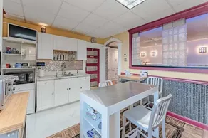 Modern Studio Close to Popular Pittsburgh Sights - Image 4