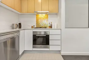 Morphett Lights- 1 Bdrm Sleeps 1-4 Parking Pool - Image 5