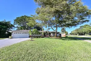 PROMO 5% WEKKLY/10% MONTHLY DISC. Renovated Tropical Paradise Home with Hot Tub - Image 4