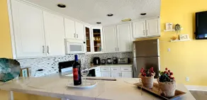 Tranquility 2 bedroom Villa by the lake with green backyard - Image 2