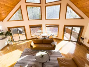 Cozy Cedar Chalet with Heated Pool - Image 5