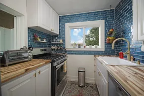A Tropical Beauty🏝🏠 Historic Charm + Modern Luxury - Image 3