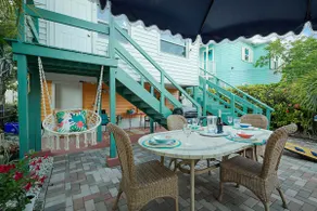 A Tropical Beauty🏝🏠 Historic Charm + Modern Luxury - Image 4