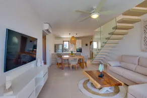Lovely 3 beds 3 baths Penthouse with rooftop pool. - Image 2