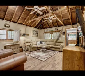 Cozy 3 bedroom cottage with amazing waterfront - Image 2